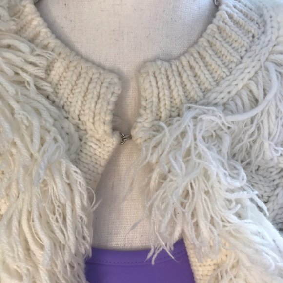 Renee C. Boho Thick knit cardigan with fringe - Picture 3 of 13